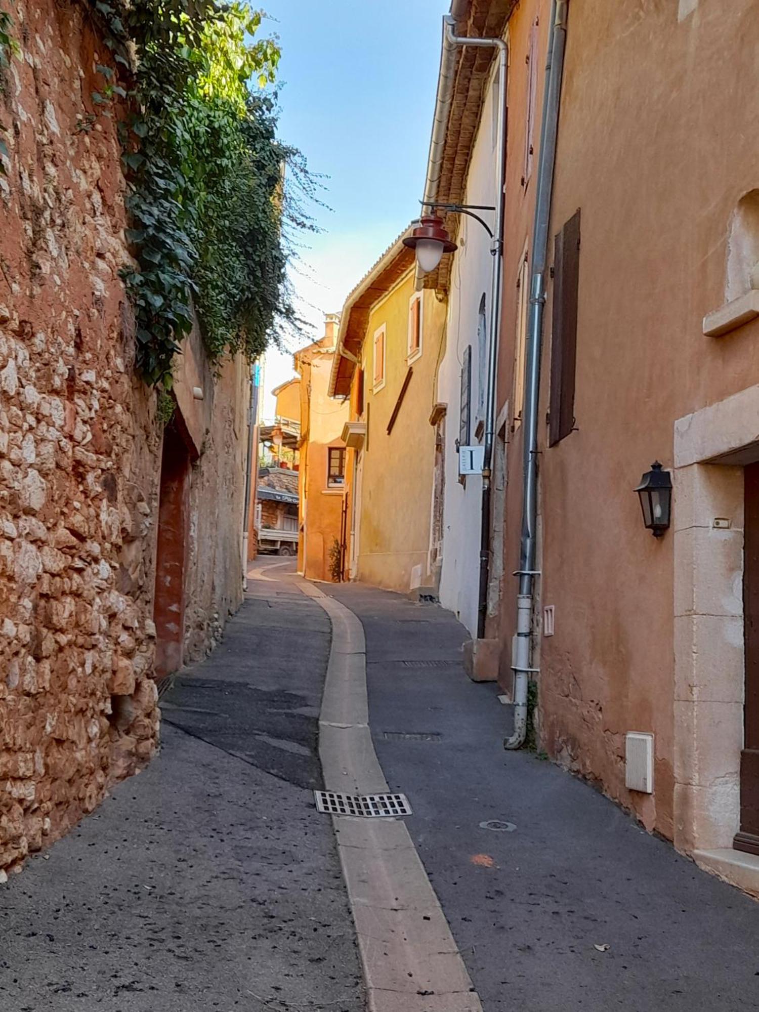 La Cachette village Roussillon en Isere Buitenkant foto